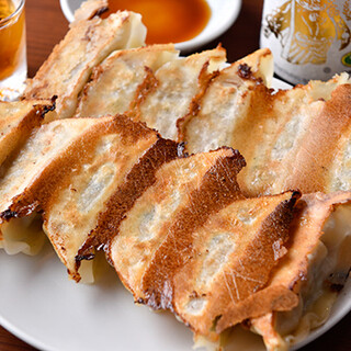 The signature menu item "Gyoza" is 580 yen for 7 pieces! Very popular among women◎