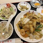 四川料理 麻哥 - 麺の硬さがちょうどいい。中は柔らかく好みです。