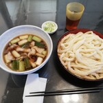 武蔵野うどん きやんち - 肉汁うどん大盛り 880円