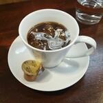 キッチン ブルー グローブ - ミルクを入れます