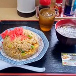 にんたまラーメン - 料理写真:チャーハン 650円（スープとギョーザ無料券付き）