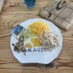 みなとや - 鶏飯の具。よく写真でもこちらがでてきますがこれだけ見ると寂しい