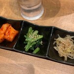 焼肉ホルモン 神戸浦島屋 - ランチの副菜