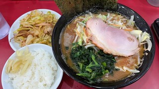 ラーメン 杉田家 - 中盛り、野菜、ネギチャーシュー、ライス