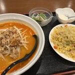 中国料理 露華 - 担々麺とチャーハンセット