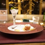 トゥ・ラ・ジョア イズム - 