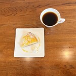 MJ BOOK CAFE　ｂｙ Mi Cafeto - ワイトチョコチーズケーキ / ブレンド コーヒー