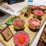 精肉卸問屋直営焼肉店 牛次郎 - 【インスタフォロワー数量限定】トロニク丼三姉妹¥1650