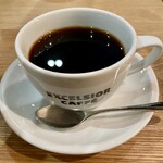 エクセルシオール カフェ - ブレンドコーヒー　コーヒーマシンなのて即提供されます