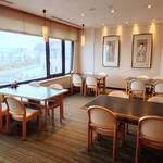 秋田車屋 - テーブル席