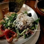 ビオ オジヤンカフェ - 極みかつお出汁オジヤン＋釜揚げしらすと香味野菜＋味噌汁