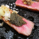 鳥茂 - 和牛のステーキ3種薬味食べ較べ：雲丹＆キャビア、鬼おろし＆キャビア、アンチョビ2
