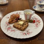 BERRY’S TEA ROOM - 