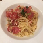 トラットリア ダ コヴィーノ - 冷製ベーコン、ケイパー、桃太郎トマト極細パスタ