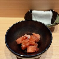 鮨 浩也 - ガリ　小粒で食感あり。甘味もあり。