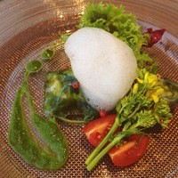 ラ ヴォワール - 新　ランチの前菜　厚岸牡蠣の冷製、岩のりジュレ、春菊のピューレ、赤ワインビネガーの泡