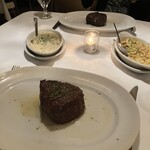 THE Signature PRIME STEAK & SEAFOOD - トリュフマッシュポテト、マカロニwチーズ、プライムフィレステーキ