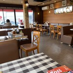 おやじのステーキ - 店内広いけど客はまばら
平日の12時