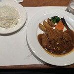 ラミ - 料理写真:メイン　ビーフカツ