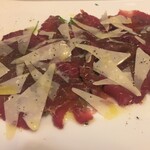 Trattoria Zà Zà - Carpaccio di Manzo　ペコリーノがたっぷりでとても美味しい