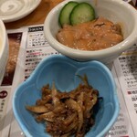 鮨処 西鶴 - 料理写真:先付けと塩辛値段不明