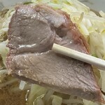ラーメン二郎 - 噛みしめて旨い豚