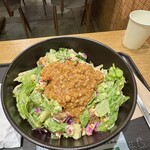 サラダボウル専門店 With Green 新宿三丁目店 - 