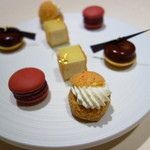 ロオジエ - プティフール盛り合わせ