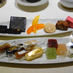 ロオジエ - キャラメル、チョコレート、ゼリー、マシュマロ、フルーツ