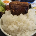 わ楽 - 豚の角煮オンザライス！