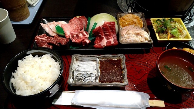 ホルモン・焼肉まる笑 柏陽店