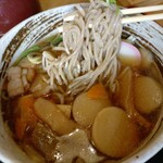 吉草 - 具沢山けんちん蕎麦の単品1100円(税込)
            具材たっぷり食べ応えありましたが価格を考慮するとコスパは良くないかな、あと温度がもう少し高いと嬉しい。
            やはり此方ではセットや御膳メニューの方がお得ですね！