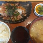 230266425 - 新潟県産 黄金豚の和風ロースかつ定食 1628円