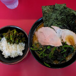 横浜ラーメン 相馬家 - ラーメン並800円＋無料ライス