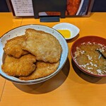 とんかつ太郎 - ４枚カツ丼（大盛）1,210円
