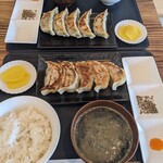 爆じゅう餃子 GYO-TEN - 相方はしそ餃子定食♪
