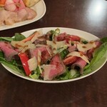 Sumiyaki Bisutoro Purumie - ローストビーフサラダ