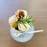 ファヴォリ - パフェ真上から