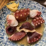 立呑み処 入部酒店 - おでん串タコ