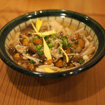 土と青 - きのこのピクルス