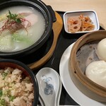 Japanese & Modern Chinese 嵐山 - 柔らか鶏肉と白菜の塩白湯土鍋麺1,100円ドリンク付