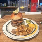 THE CORNER Hamburger & Saloon - 