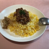 シェフス - 大盛肉のせ炒飯（1,400円）