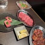 Yakiniku Ushikane - 