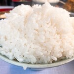 文福飯店 - どんぶりに大盛りのライスです