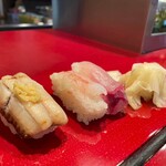 寿司栄 - 左から、太刀魚、えび、はまち