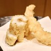 天ぷらと日本酒 明日源 - イカとエビ