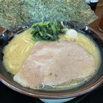 横浜家系ラーメン なるは家 - 