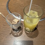 Hatagoya - わらびもち　オレンジジュース
