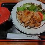 グリーン＆グリーン - 料理写真:生姜焼き定食￥900